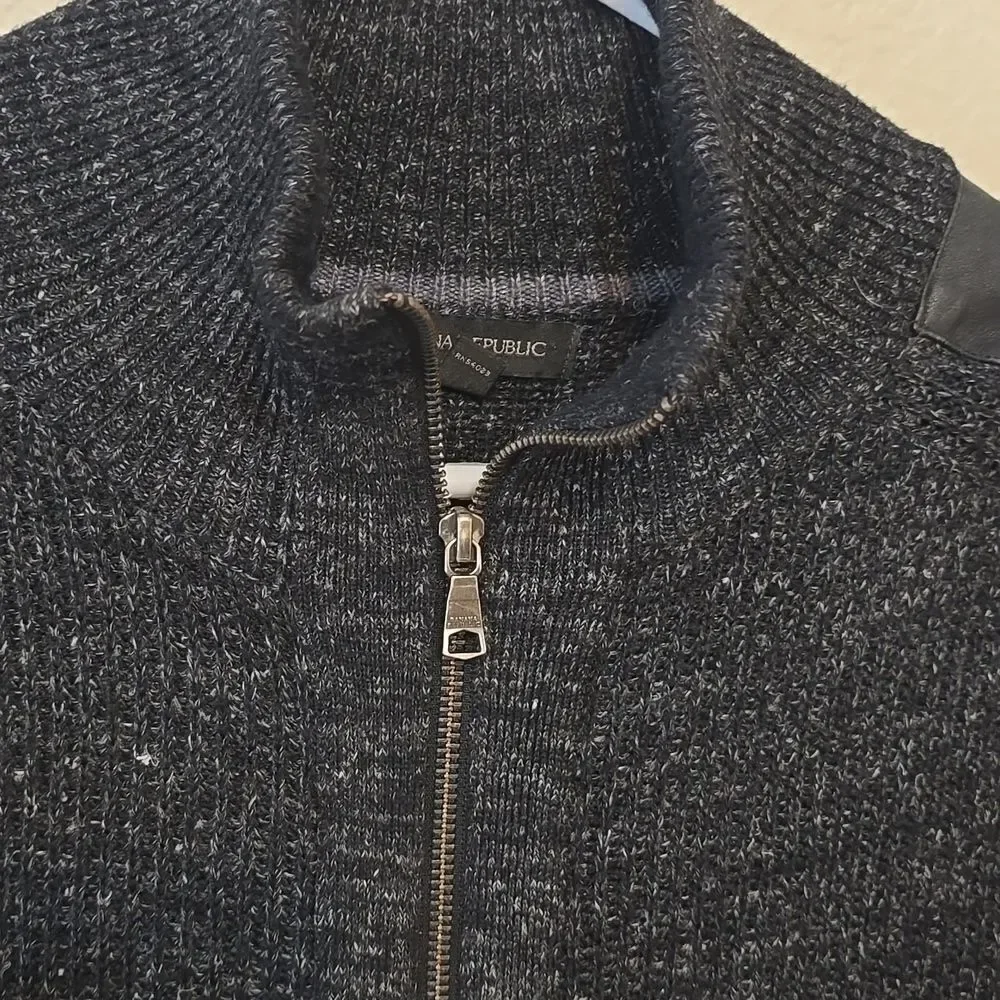 Banana Republic leather detais